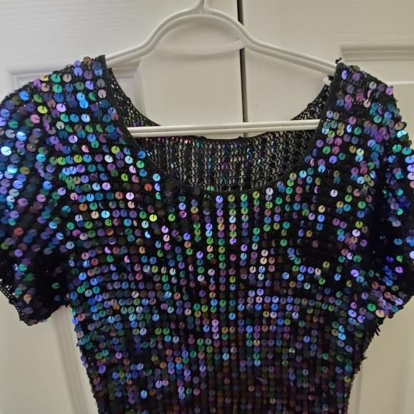 Top - Picture 2 of 2